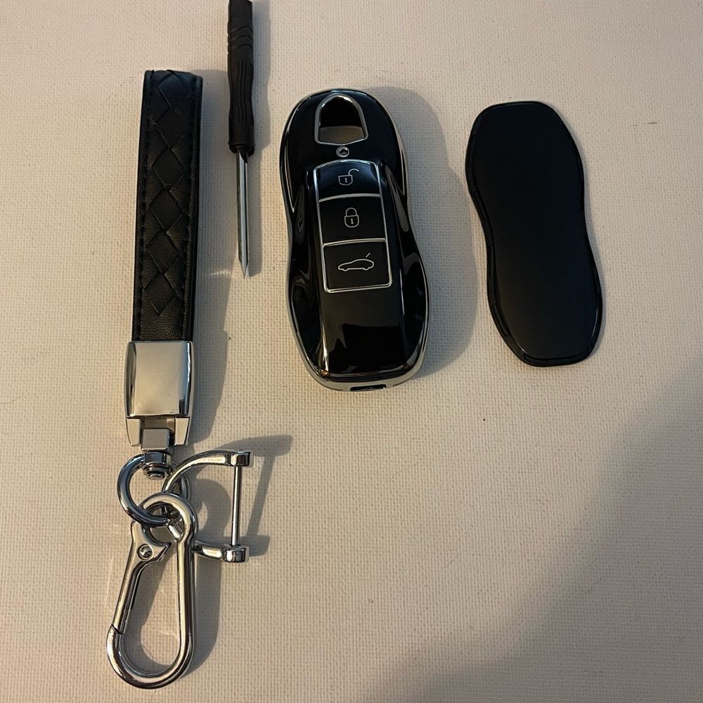 Porsche fob Keychain in Black Leather and fob cover in Black NWT